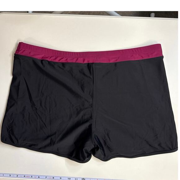 Holipick Shorts Style Swim Bottom Size 24W in Black With Burgundy Trim - Picture 1 of 6